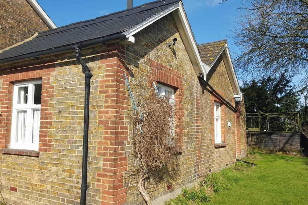 Converted Bungalow In Bexley Londen Buitenkant foto